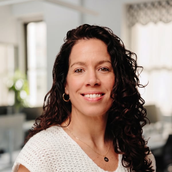 Headshot of Laura Papadopoulos